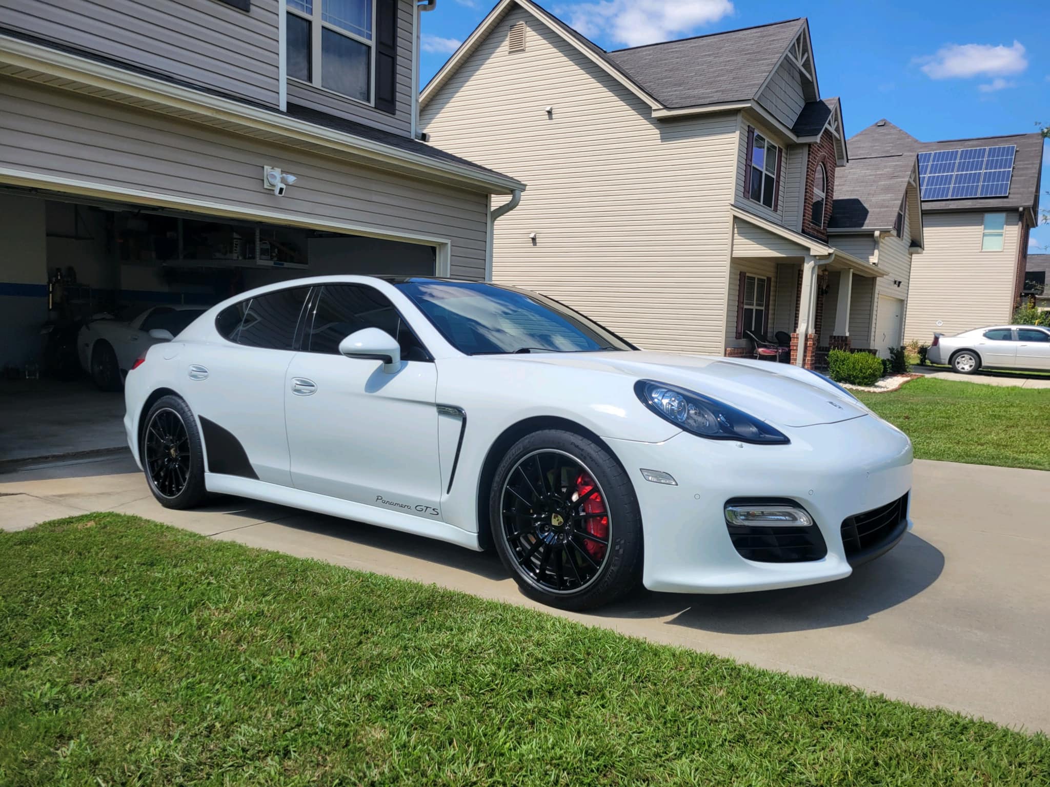 Porsche Panamera with a ceramic coated, mirror-like finish in Lorain County